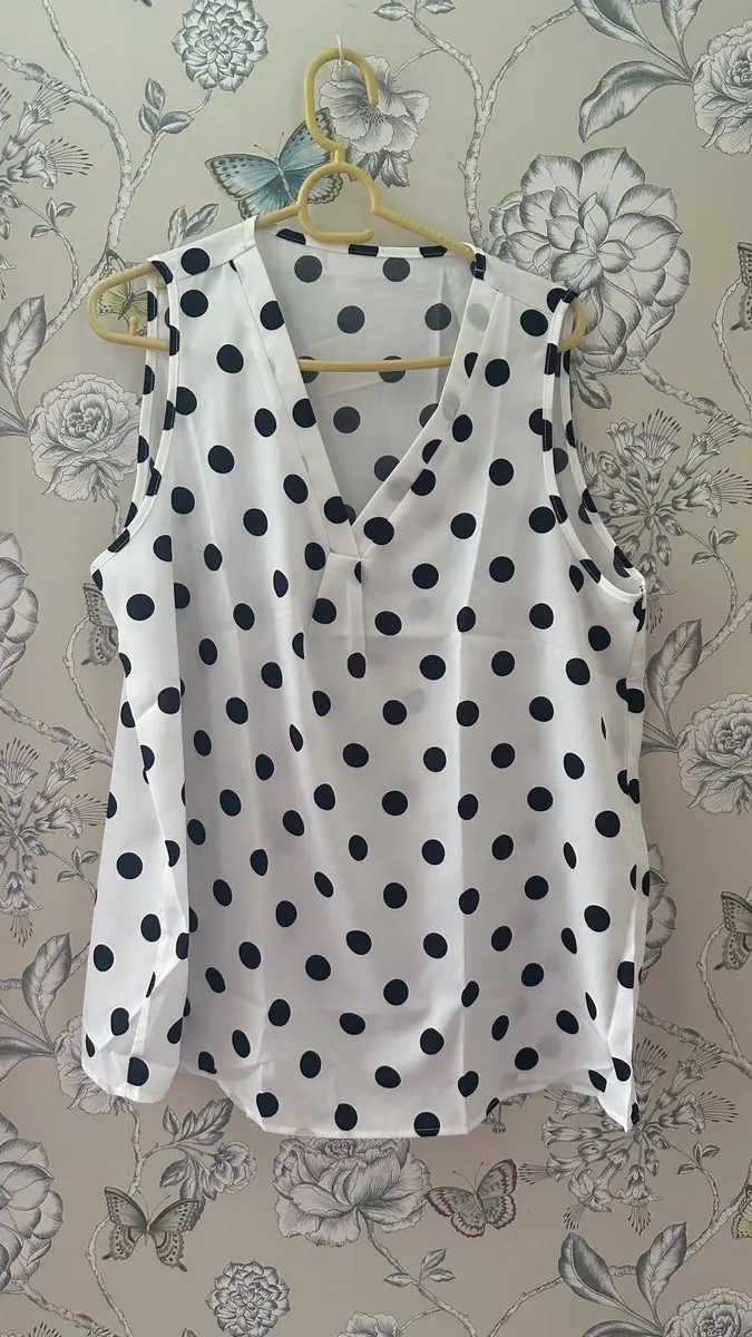 New polka dot top - Image 1