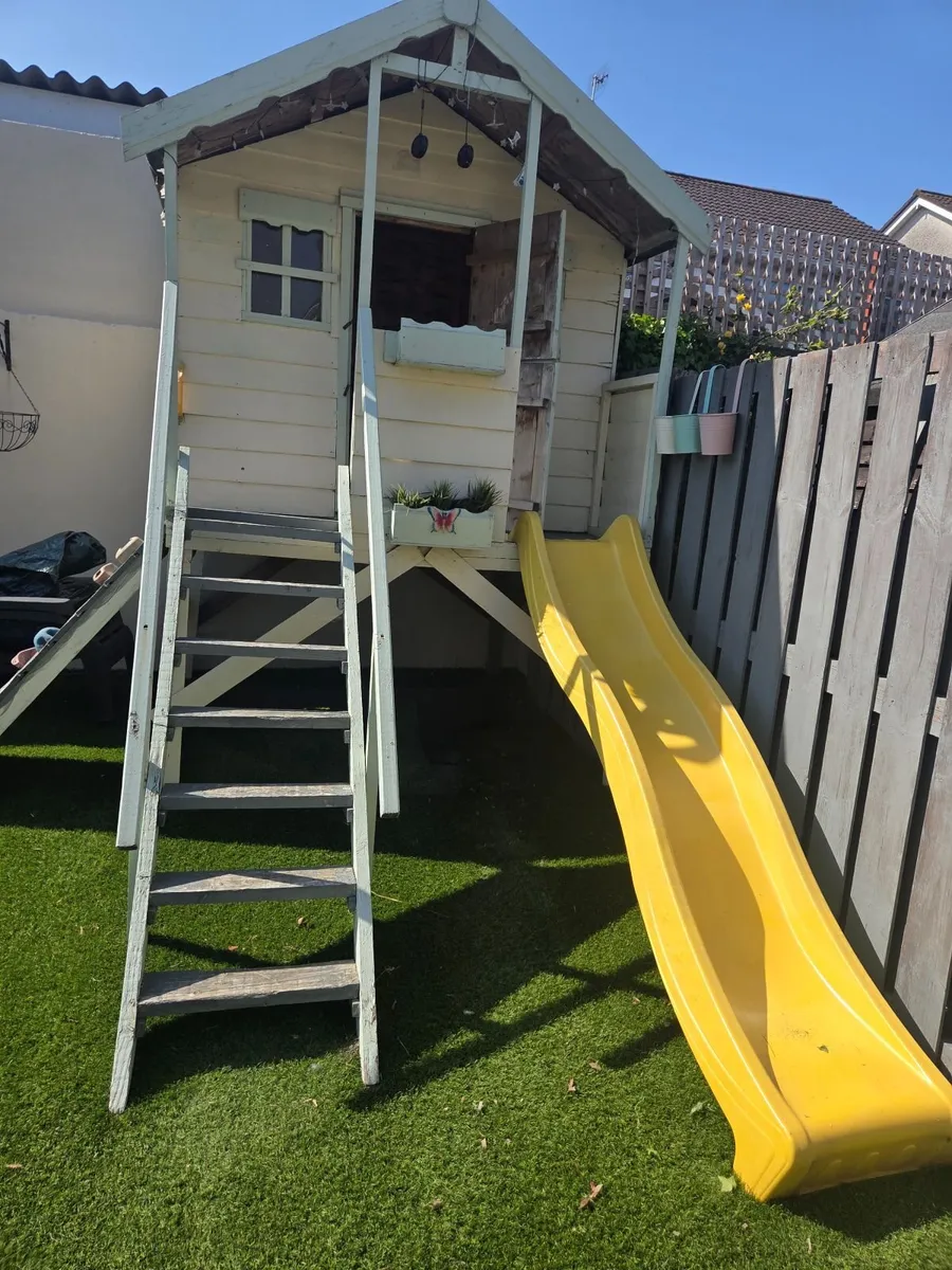 Kids play house - Image 1