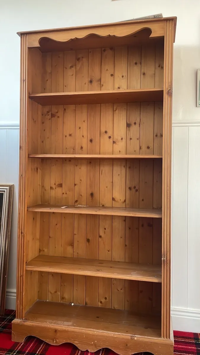 Coffee table, Bookshelves, Blanket Box - Image 3