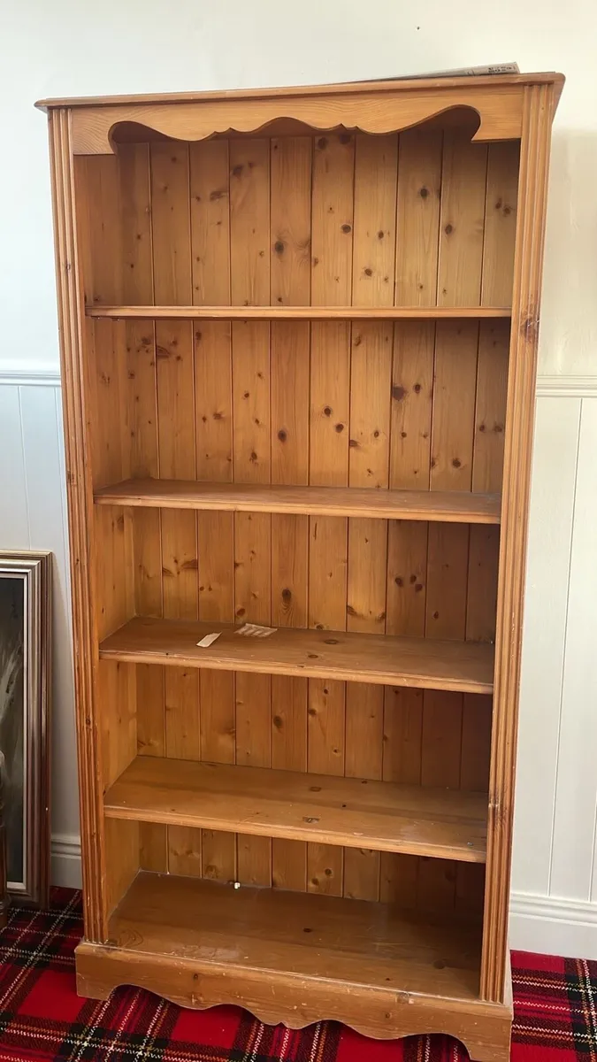 Coffee table, Bookshelves, Blanket Box - Image 4