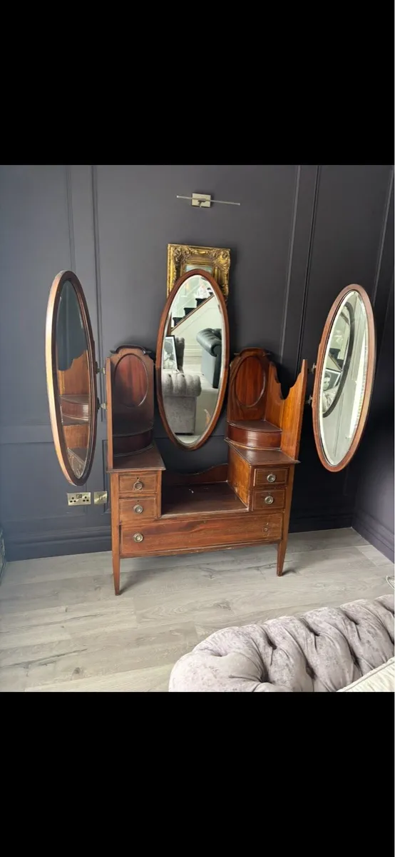 Antique dressing table