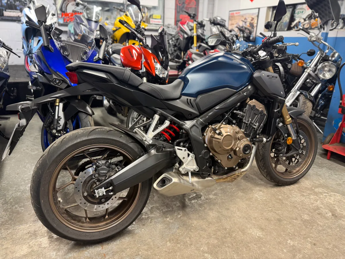 2023 Honda CB650R - Image 3