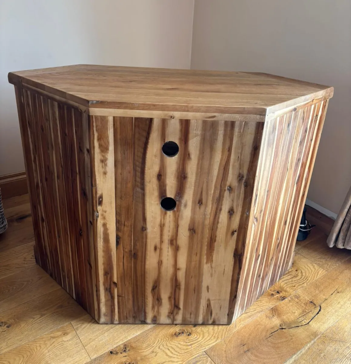 Oak TV Corner Unit - Image 4