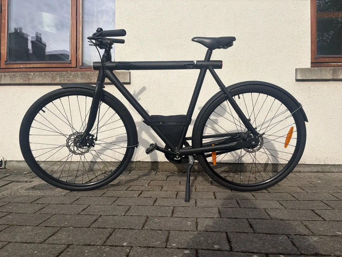 VanMoof Smart Bike 2016 (Black) - Image 1