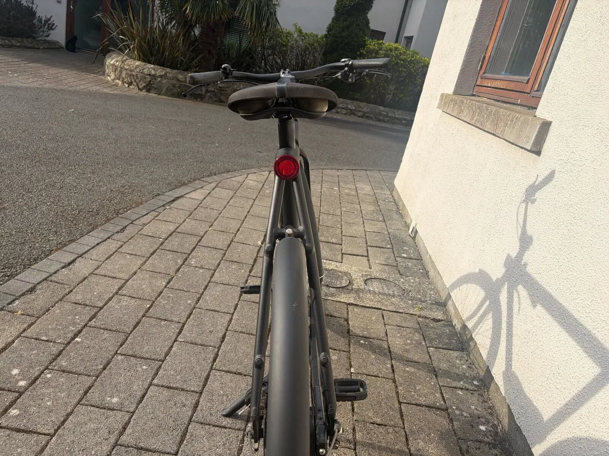 VanMoof Smart Bike 2016 (Black) - Image 4