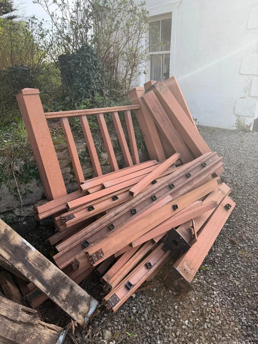 Composite Decking Post and Rail - Image 1