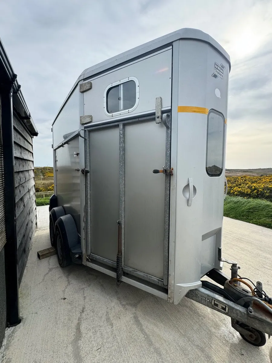 Ifor Williams 506 Horsebox - Image 1