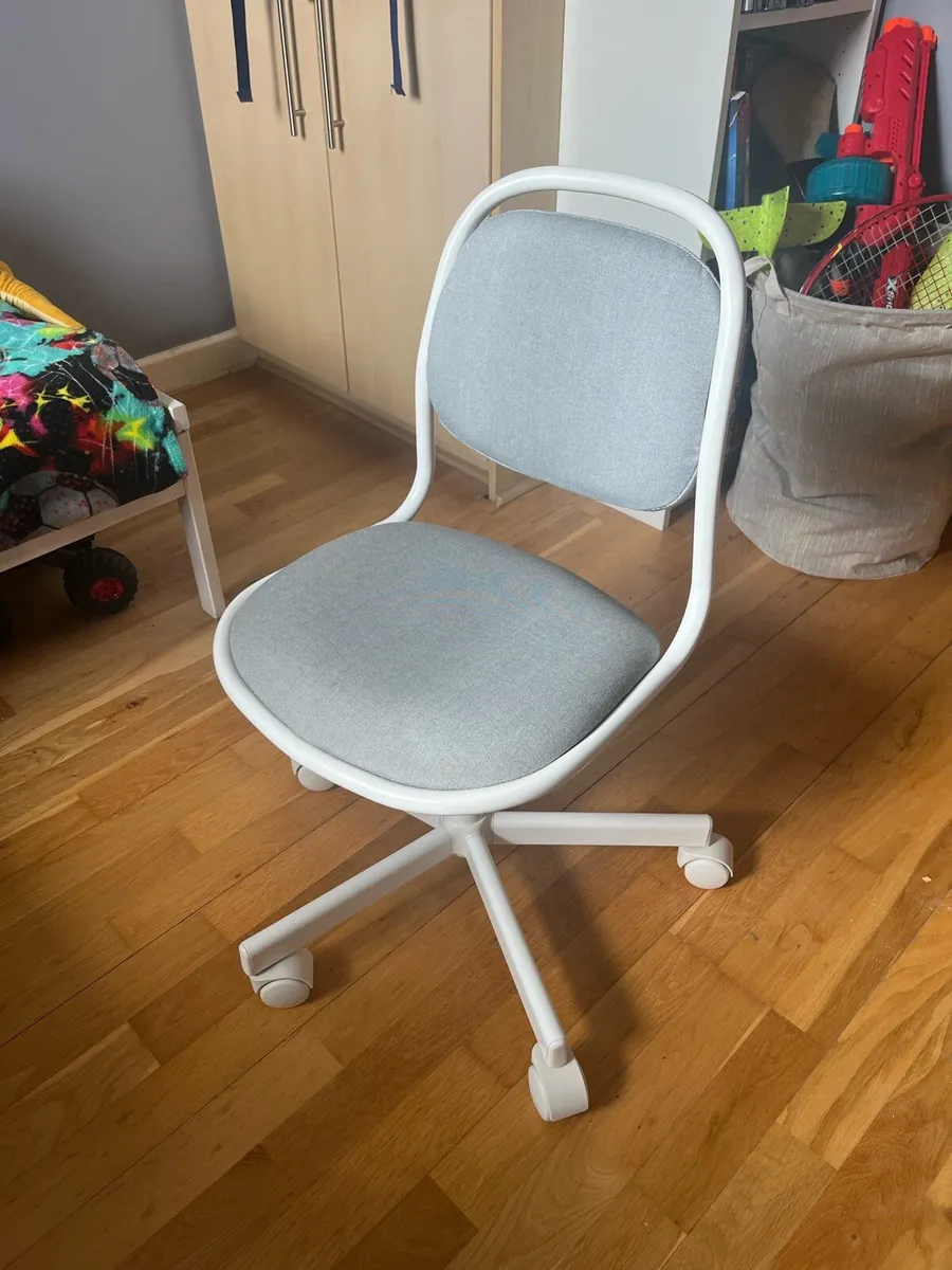 Children desk chair - Image 1