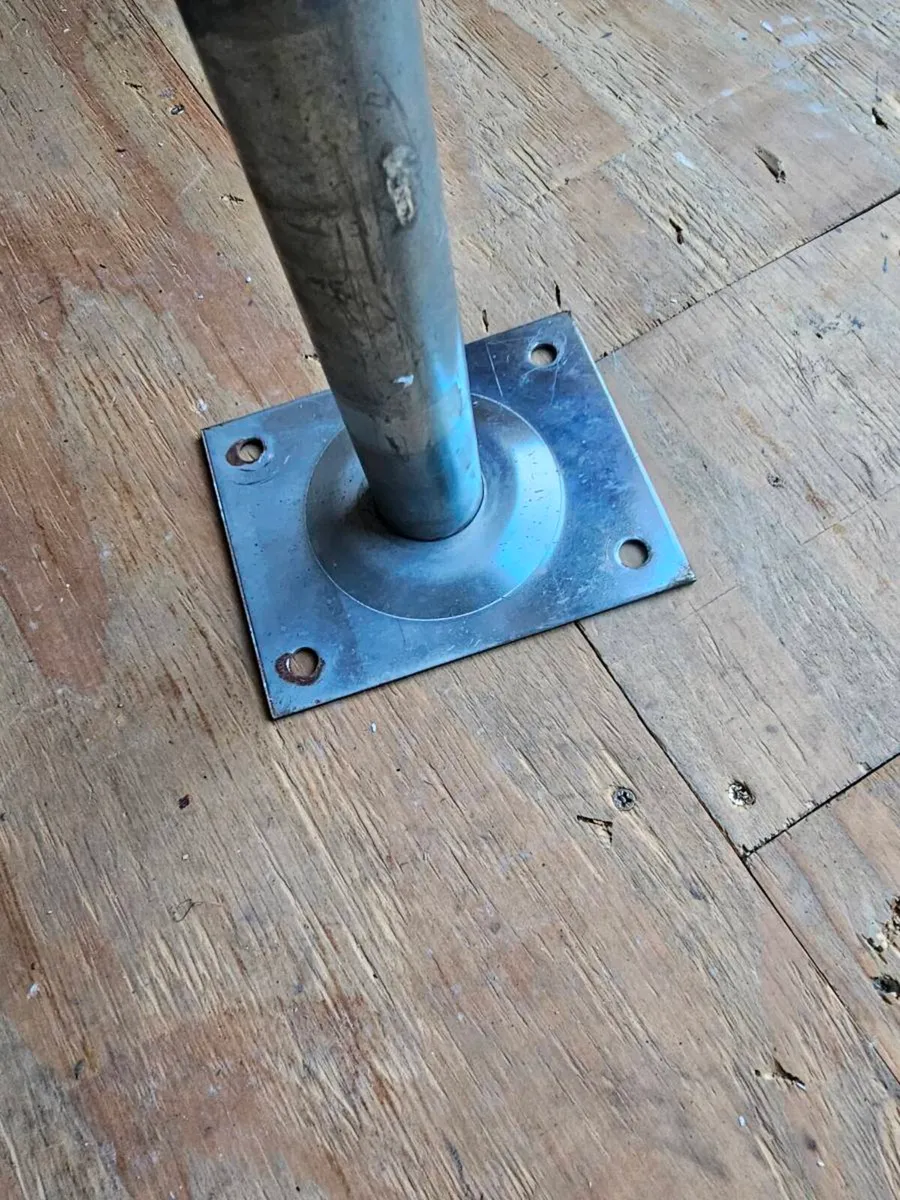 Satellite  bracket with screws - Image 2