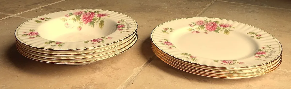 Vintage Royal Albert Chrysanthemum Plates & Bowls - Image 2