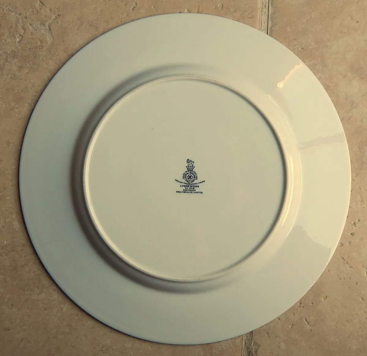 Collection of 5 Royal Doulton Lynnewood Plates - Image 2