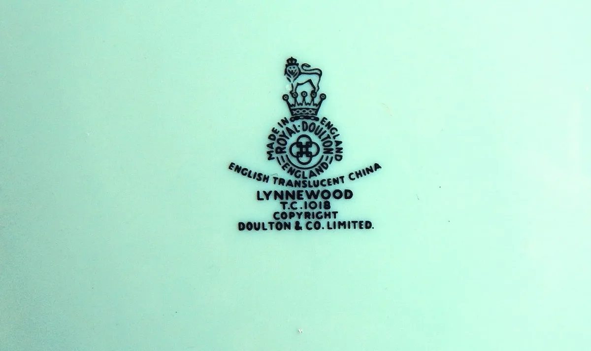 Collection of 5 Royal Doulton Lynnewood Plates - Image 3