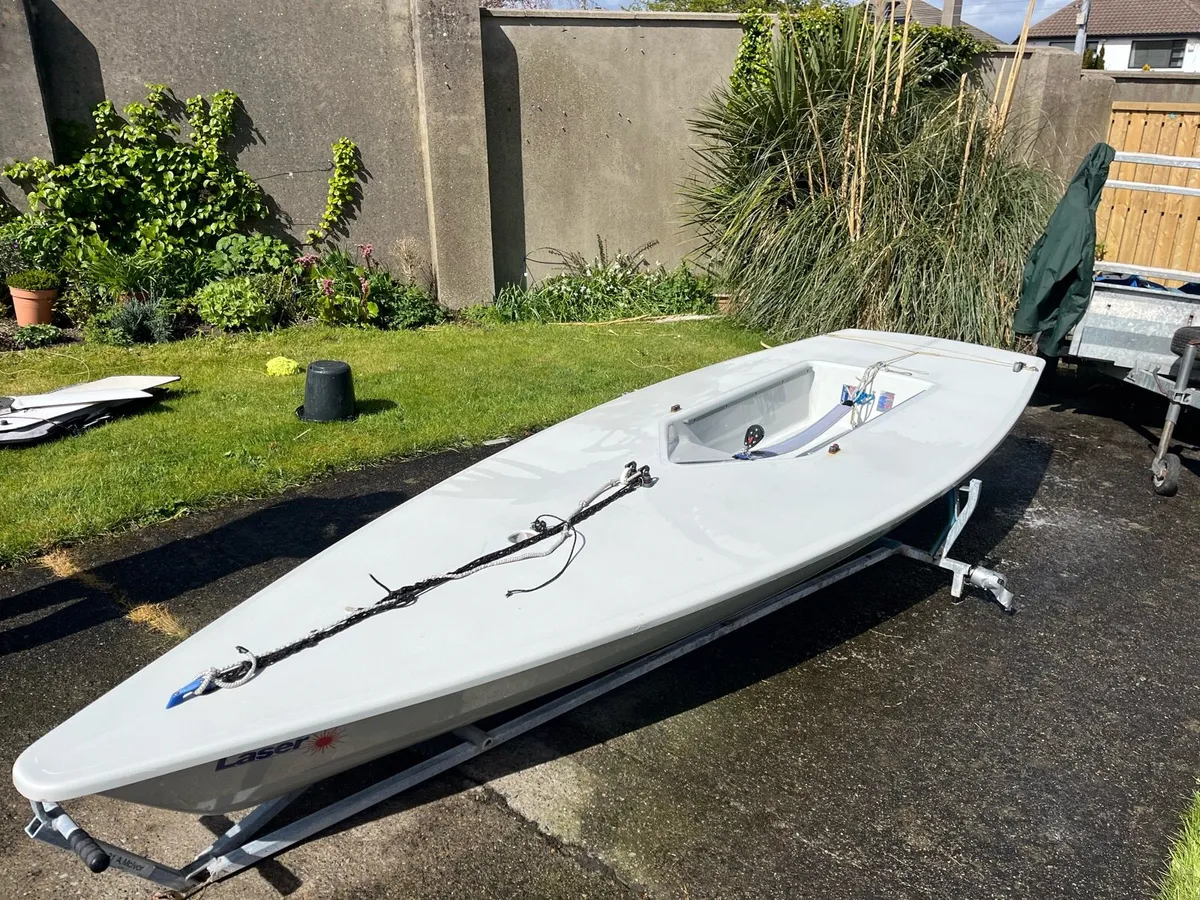 Laser 4.7 Sailing Dinghy + Radial Mast & Extras - Image 2
