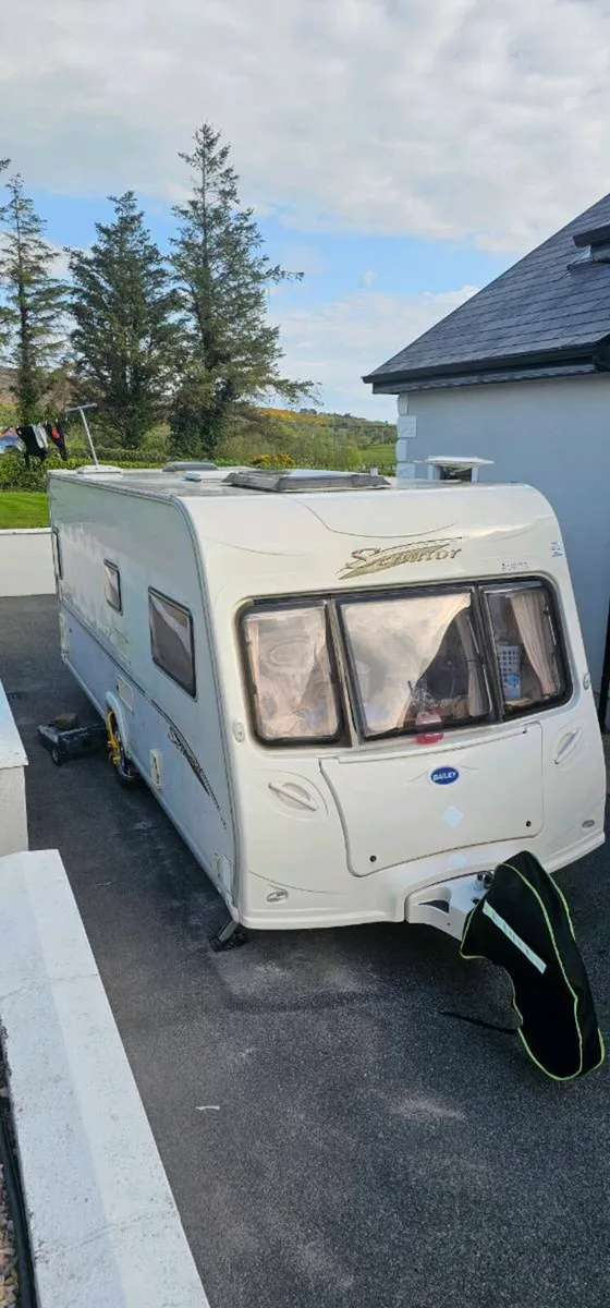 Bailey Senator Indiana 4 berth caravan - Image 3