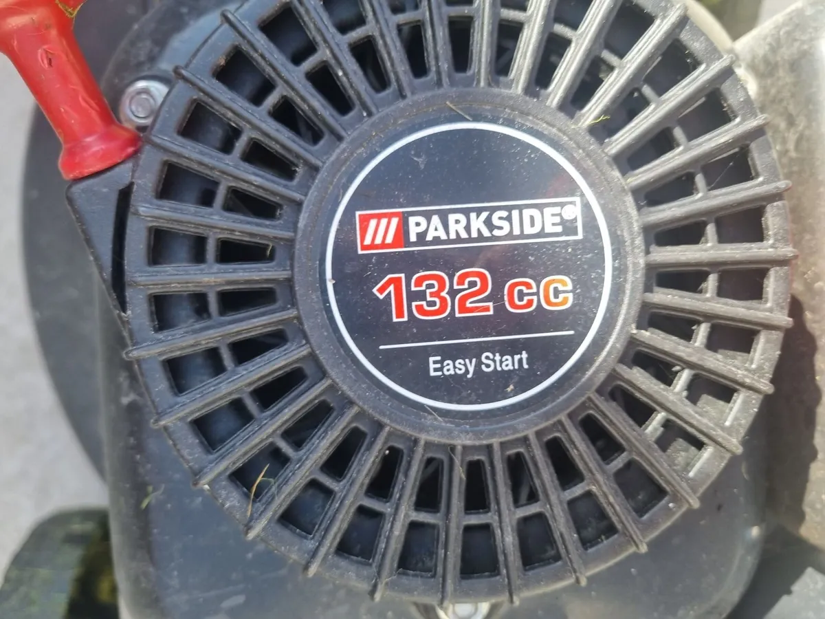 Lawnmower and strimmers - Image 2