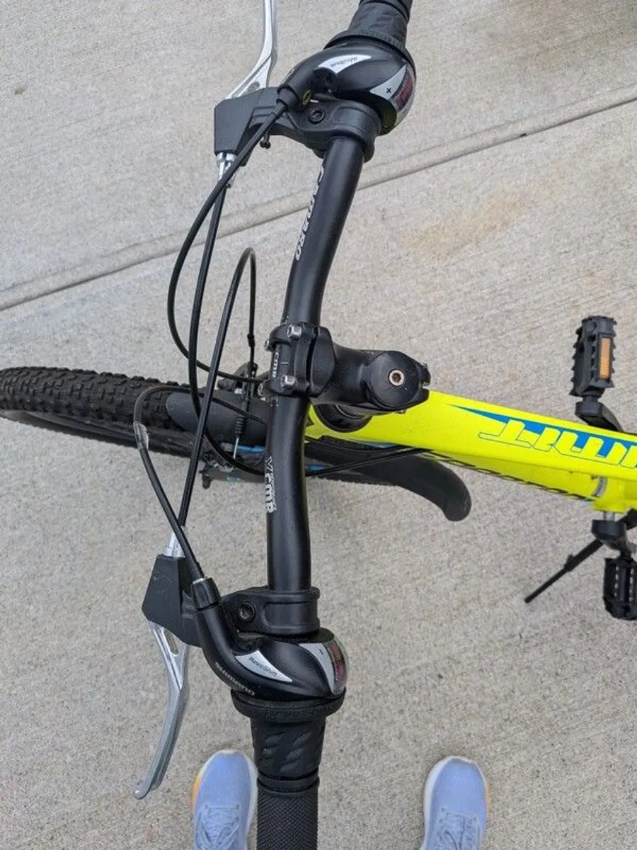 Nearly new yellow mountain bike - Image 3