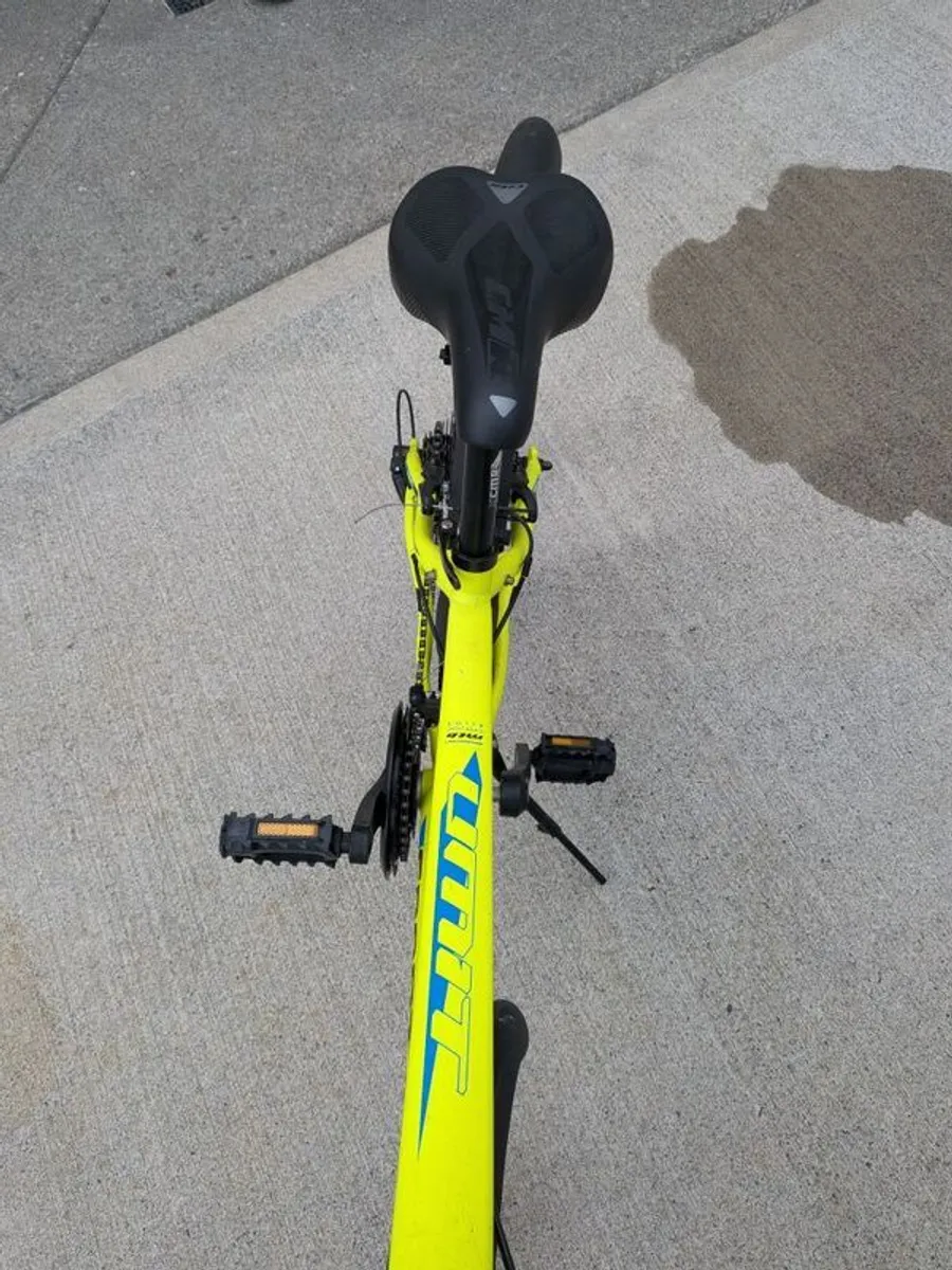 Nearly new yellow mountain bike - Image 4