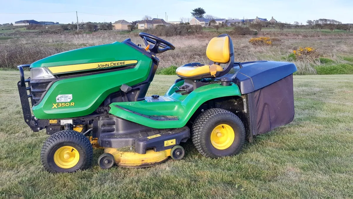 John deere ride on mower - Image 2