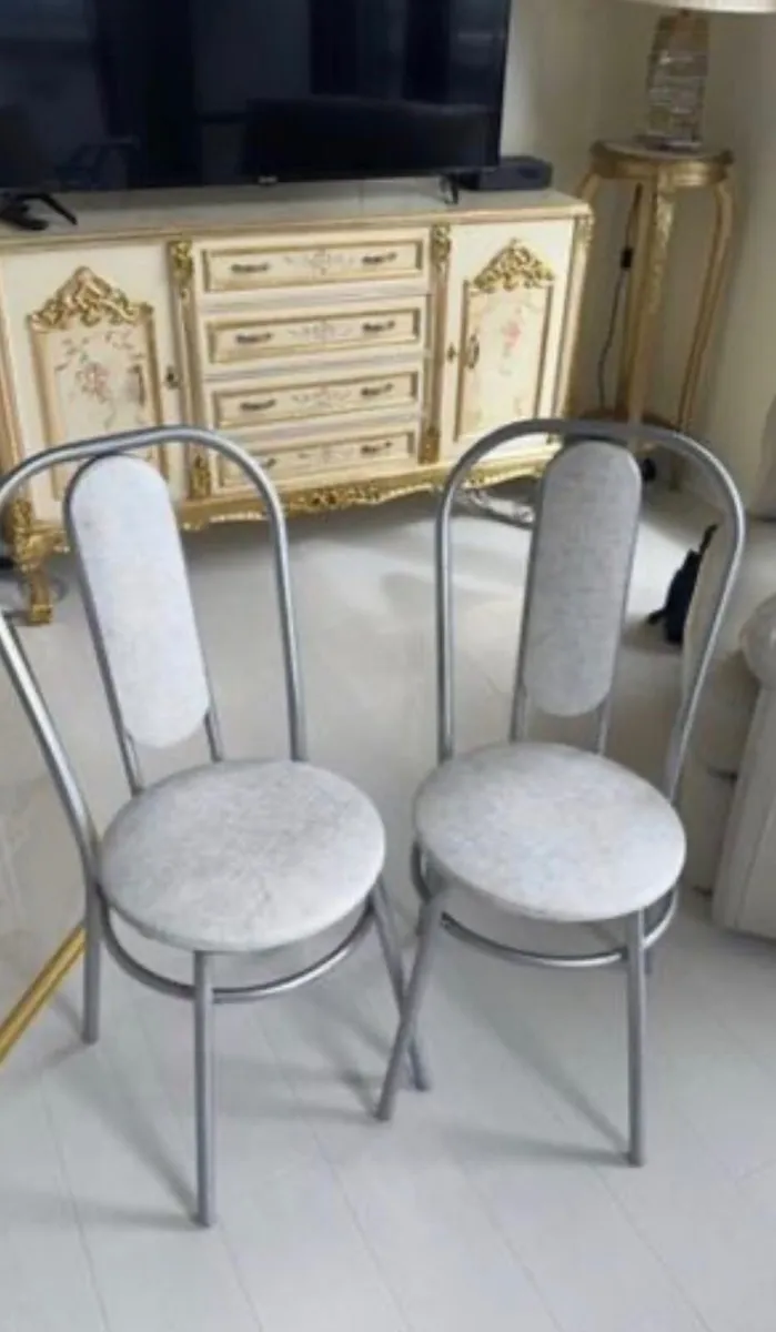 4 light grey kitchen chairs - Image 1