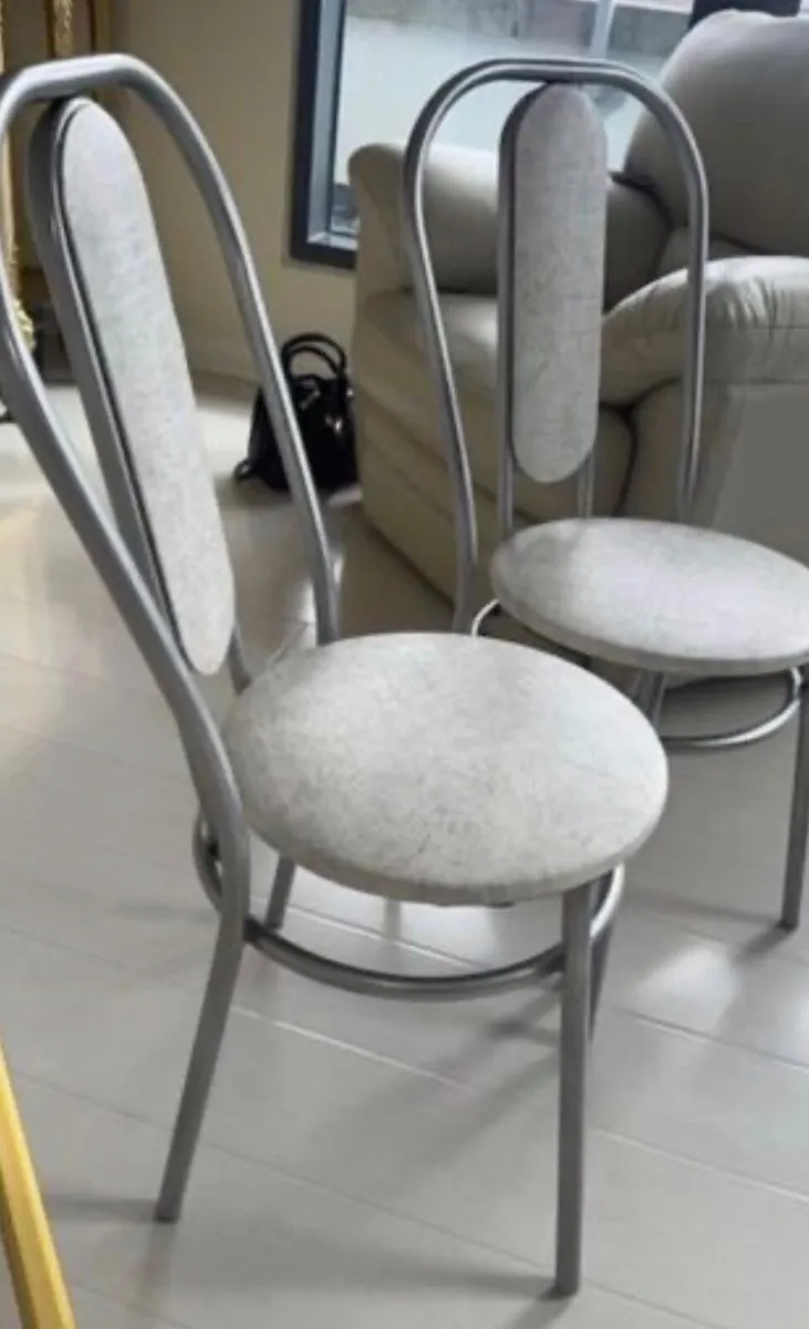 4 light grey kitchen chairs - Image 2