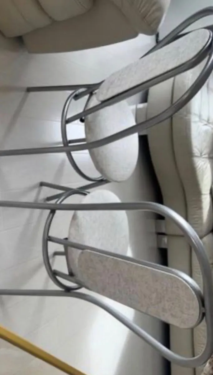 4 light grey kitchen chairs - Image 3