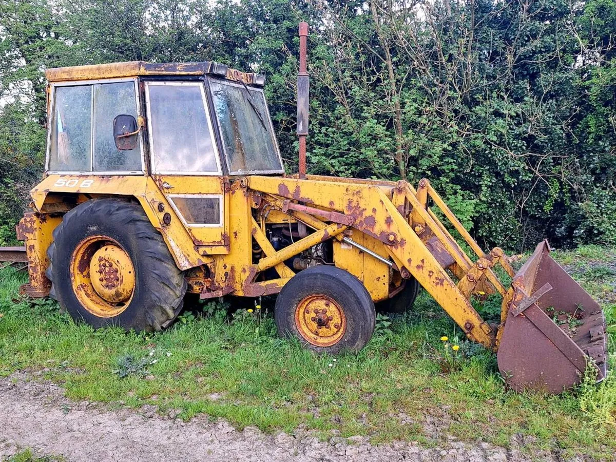 50B Massey Ferguson Digger - Image 1