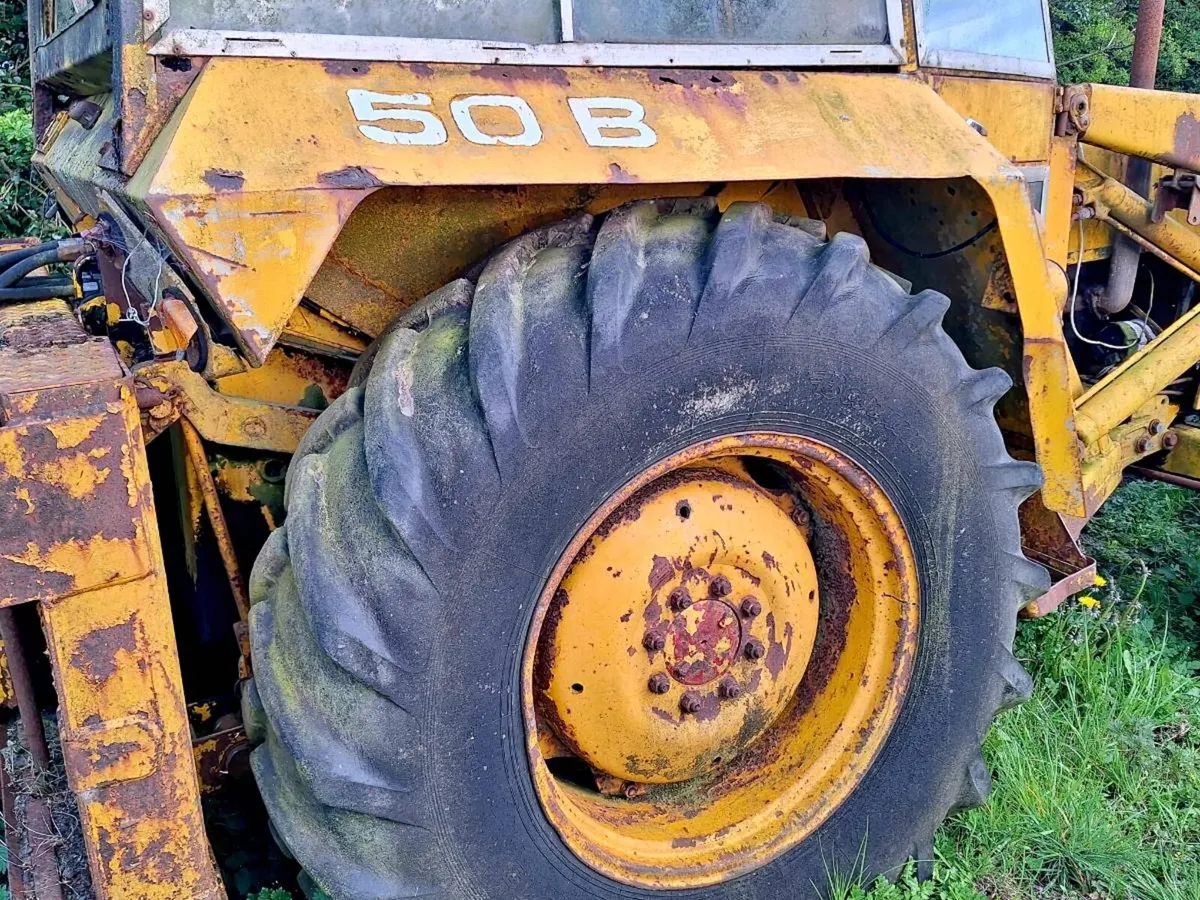 50B Massey Ferguson Digger - Image 3