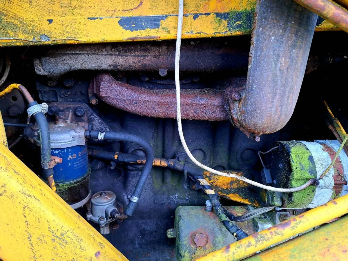 50B Massey Ferguson Digger - Image 4