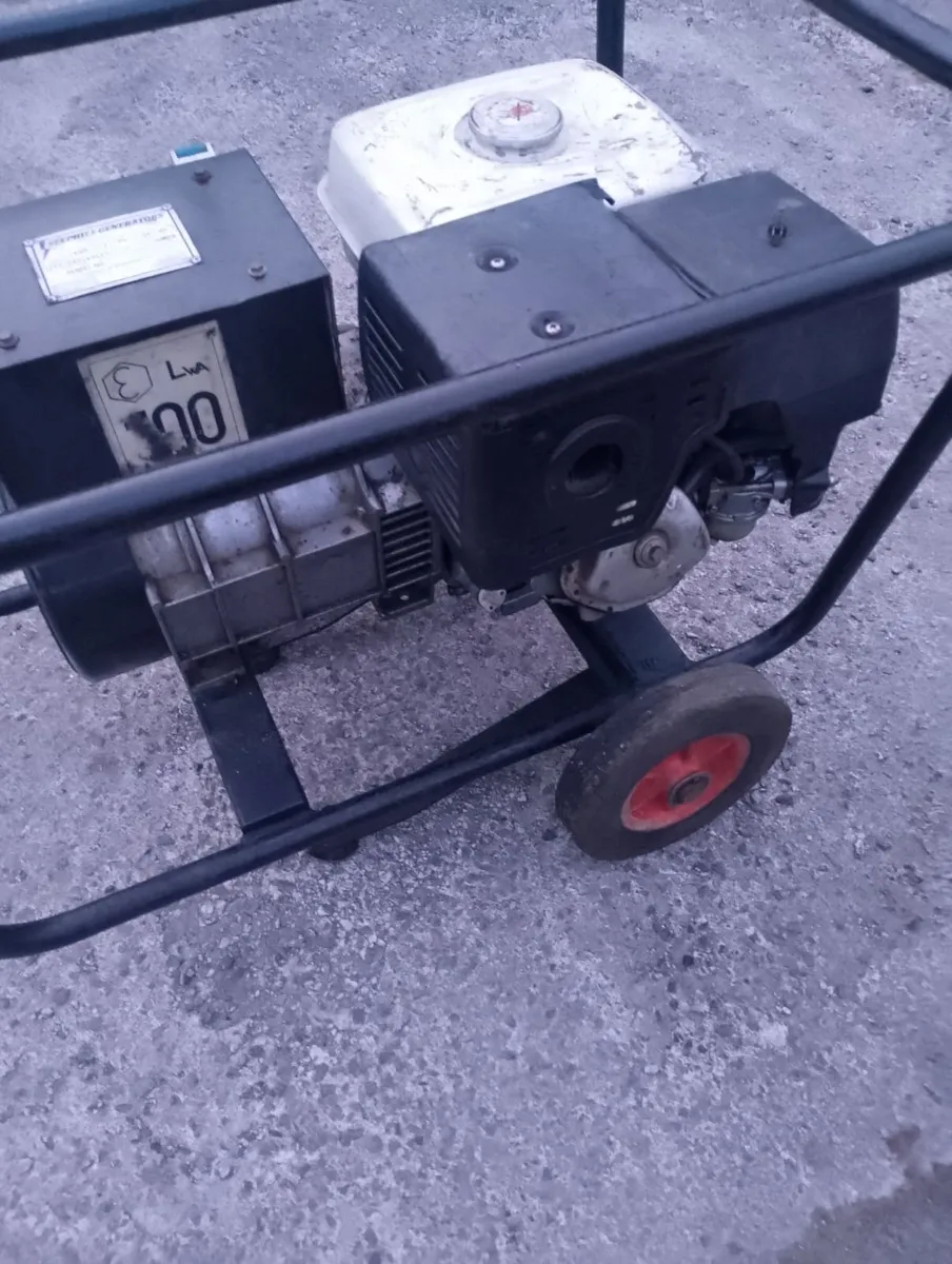 Honda GX240 8hp generator 3kva 110/240v - Image 3