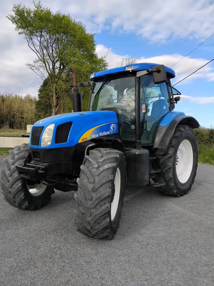 New Holland TS135A - Image 1