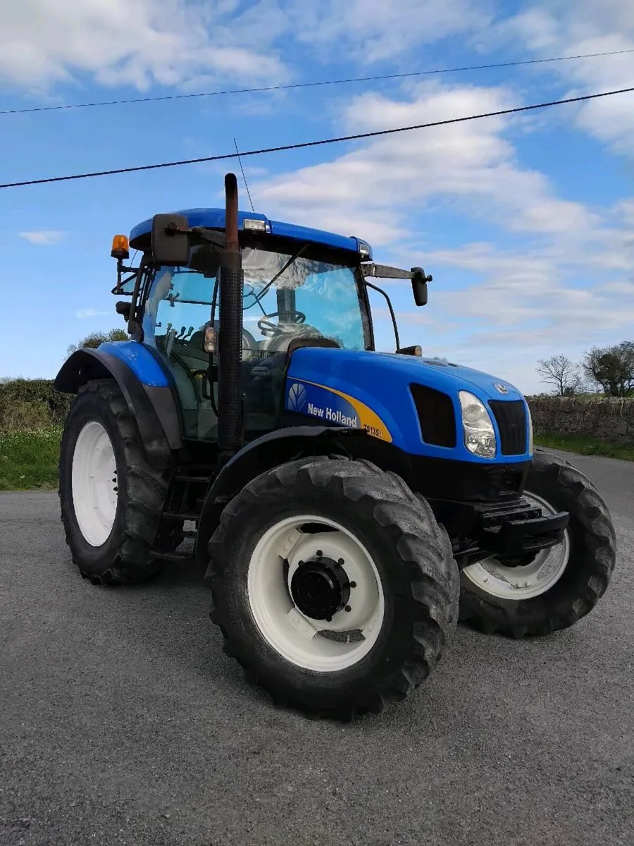 New Holland TS135A - Image 2