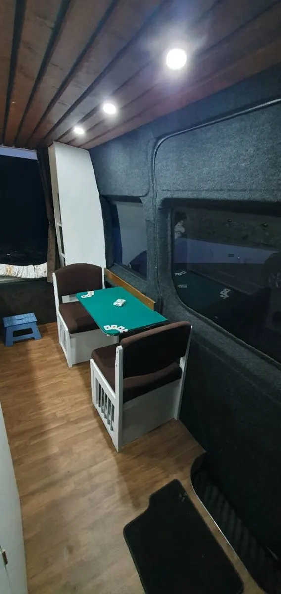 Camper 2013 Mercedes sprinter - Image 4