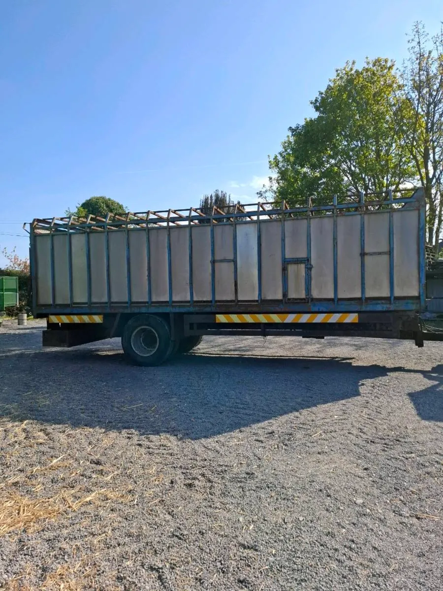 24ft cattle trailer - Image 3