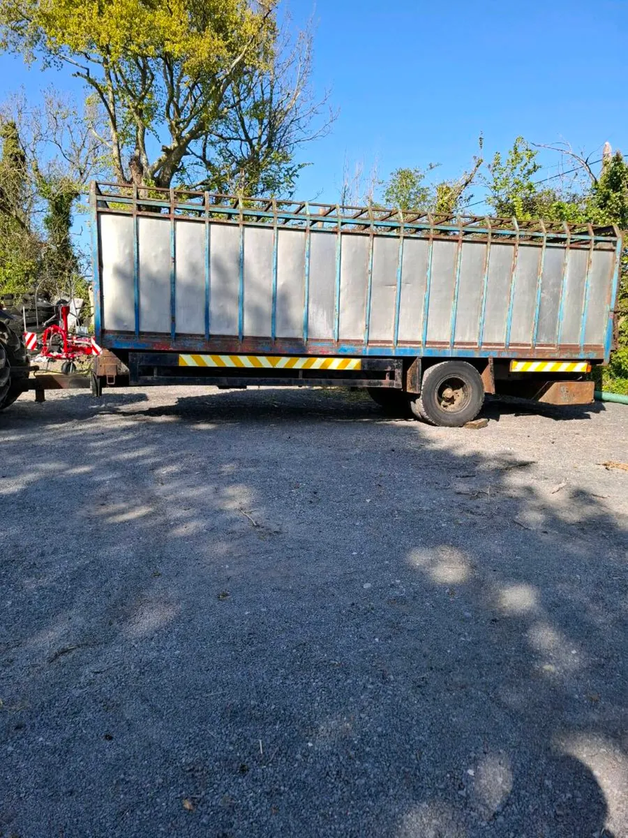 24ft cattle trailer - Image 1