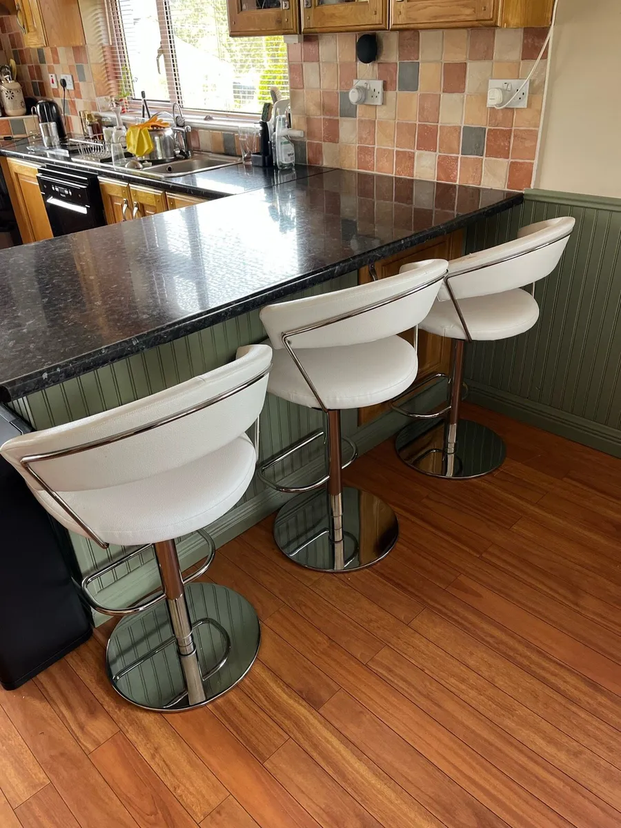 Kitchen island bar stools / chair - Image 2