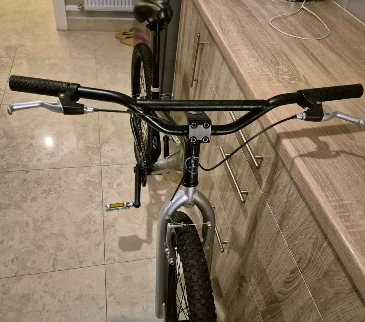 CUSTOM-MADE BIG BMX BIKE EVERYTHING DONE ON IT CON - Image 4