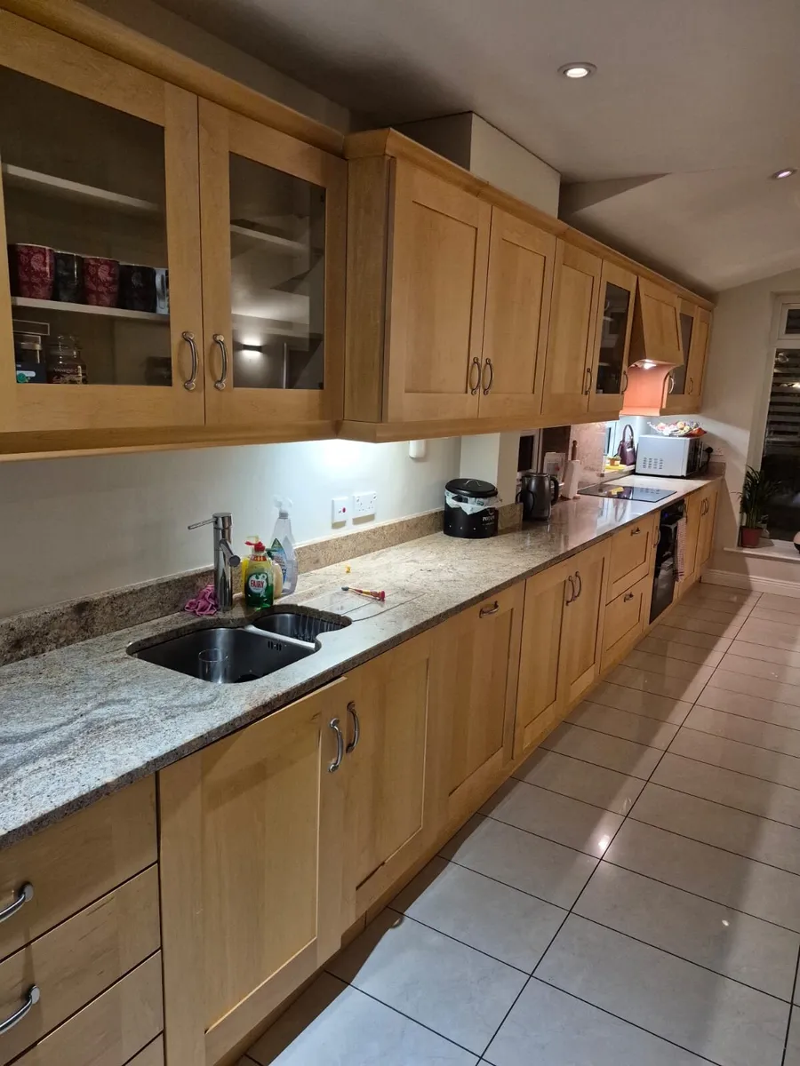 Solid wood Kitchen with Granite counter tops - Image 4