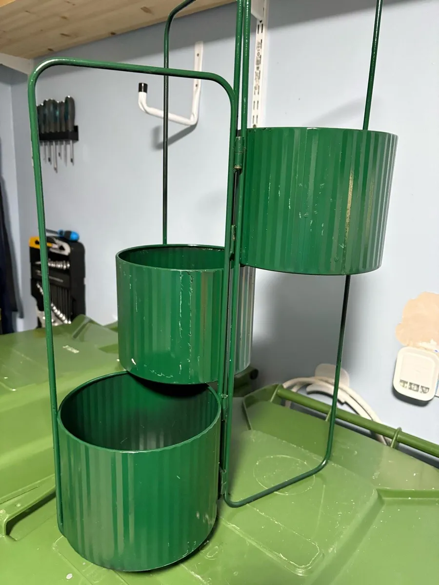 Flower pots - Image 1