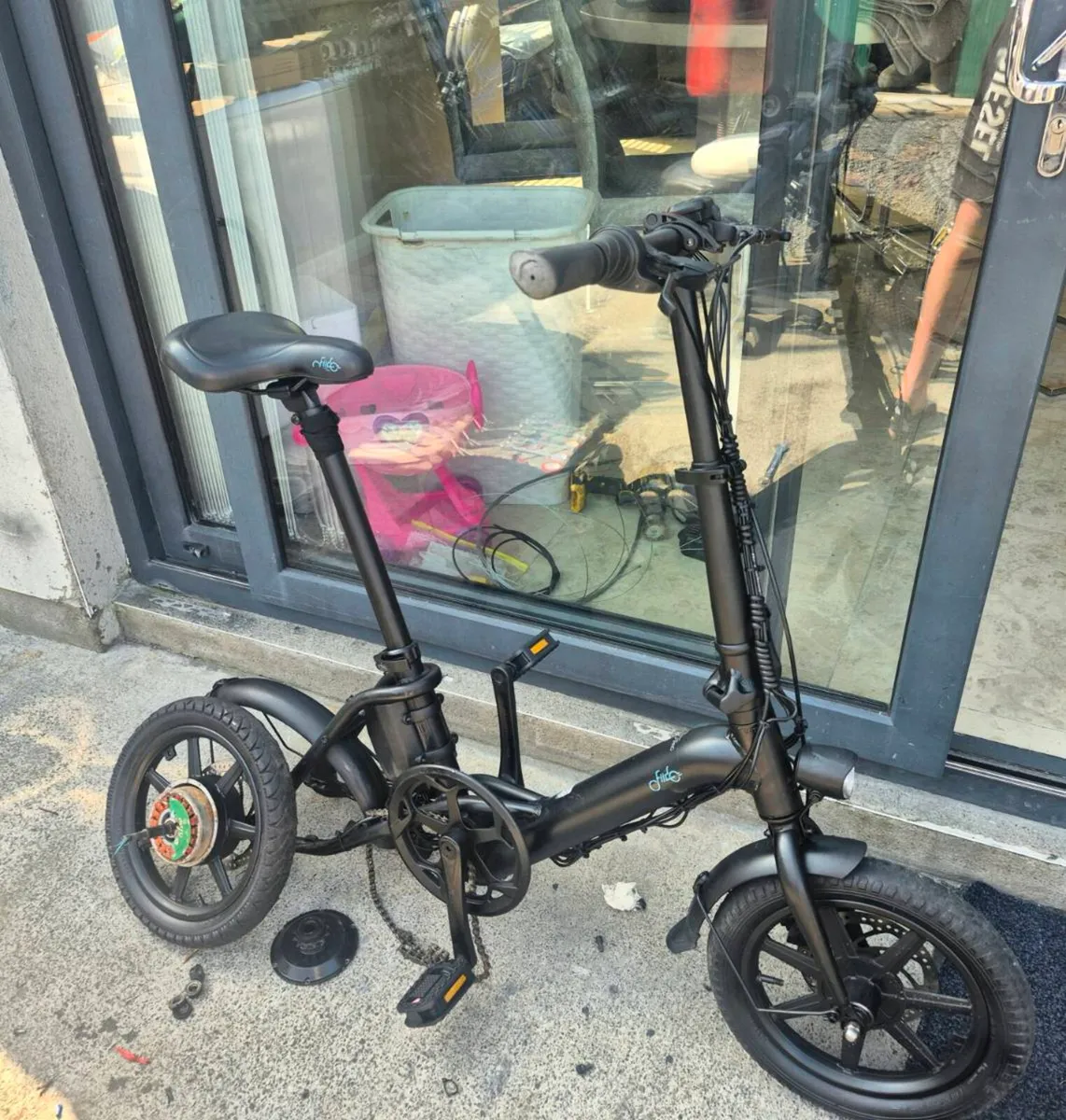 FIIDO D3 PRO MINI ELECTRIC BIKE. NEEDS A NEW BACK - Image 4