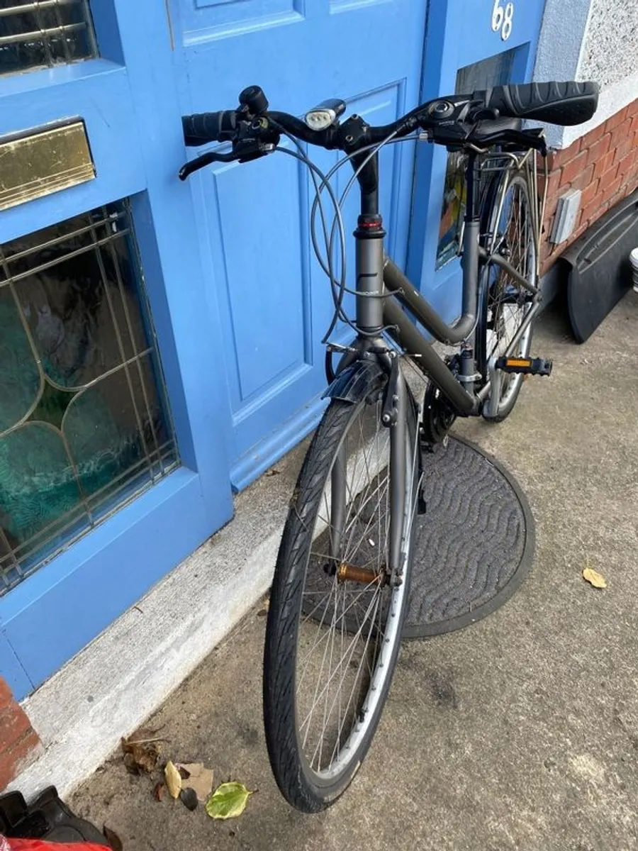 Ridgeback Speed Metro Hybrid  Bicycle - 18 Speed - Fully Equipped - Image 2