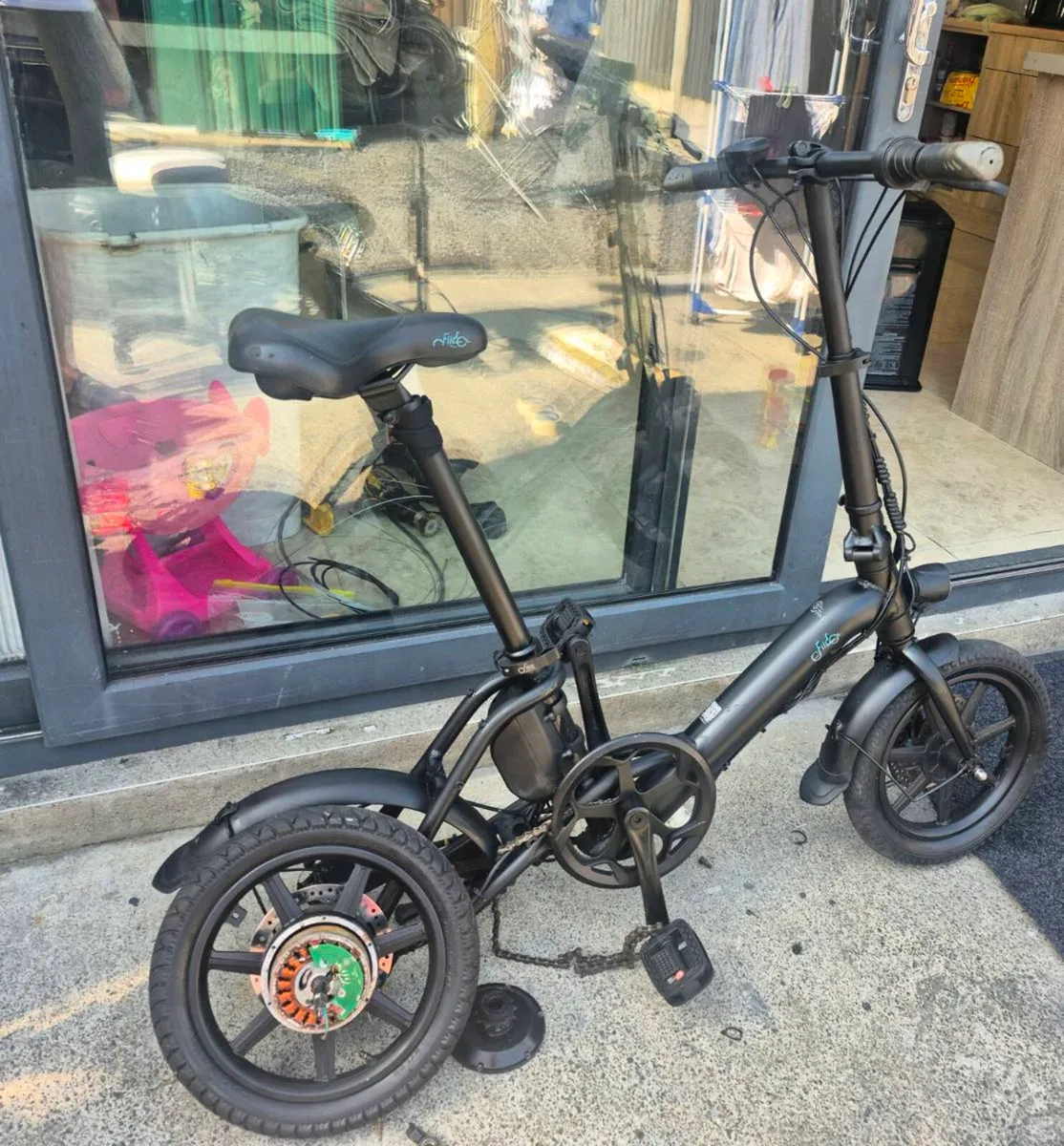 FIIDO D3 PRO MINI ELECTRIC BIKE. NEEDS A NEW BACK - Image 1