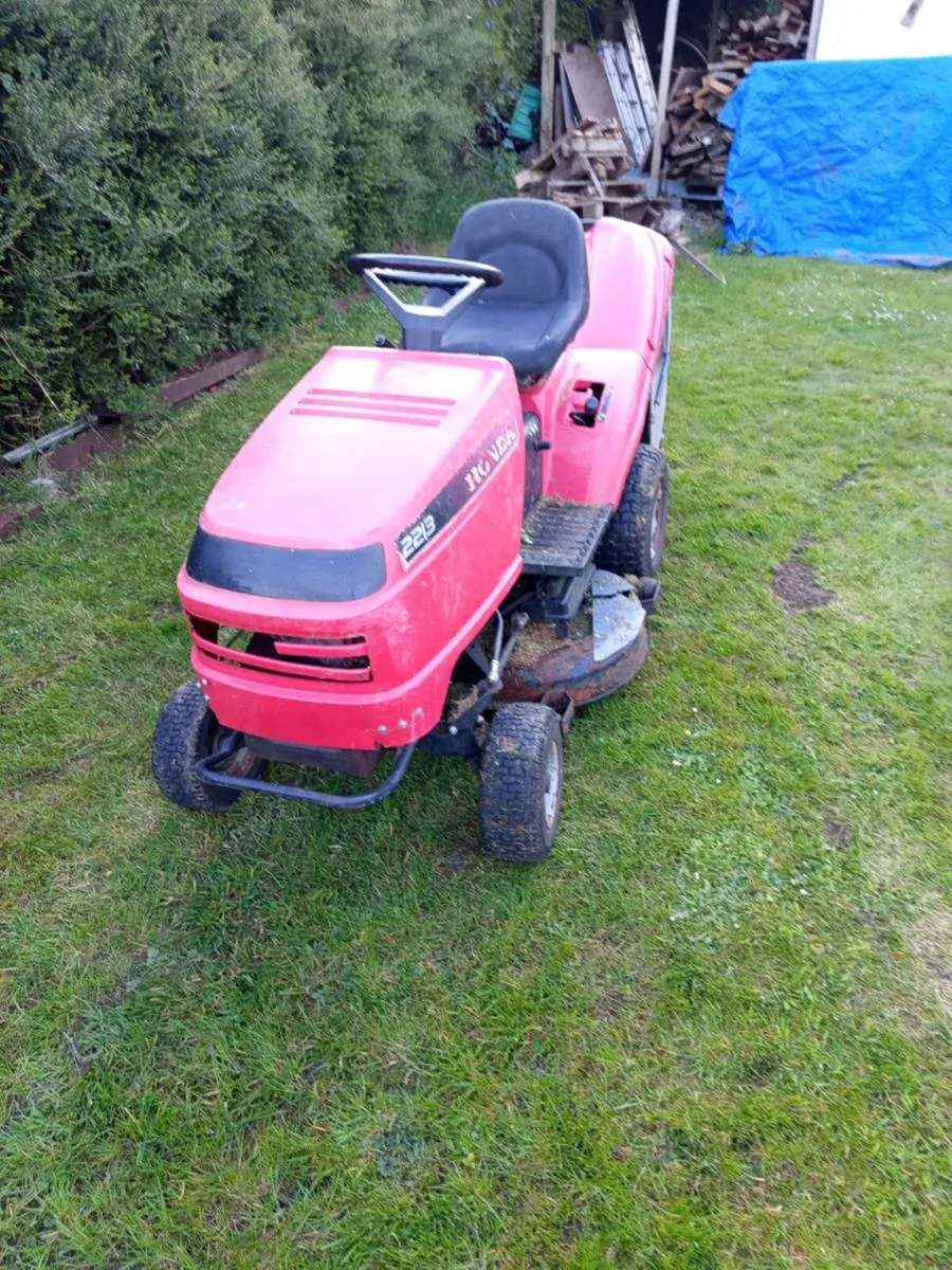 Honda Ride On Lawnmower - Image 1