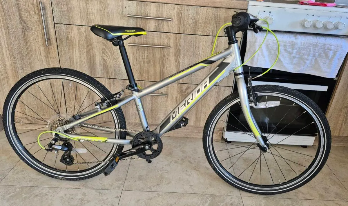 MERIDA KIDS 8 SPEED MOUNTAIN BIKE 
SUIT 12 YEARS/ - Image 4