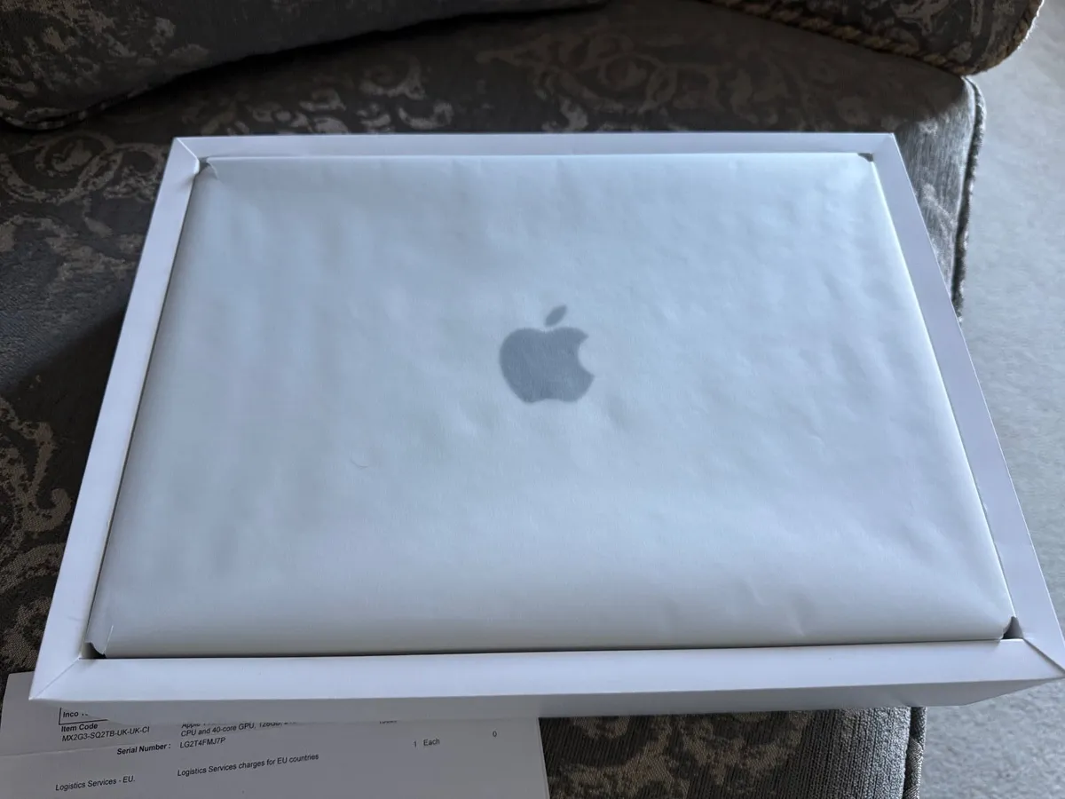 Macbook M4 Max 16C CPU 40C GPU 128GB RAM 2TB SSD - Image 2