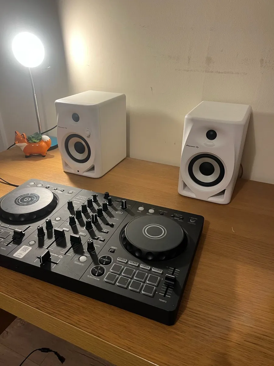Ddj flx4 with pionner speakers - Image 2
