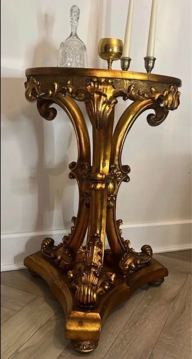 Vintage ornate pedestal table with a glass top ⭐️ - Image 4
