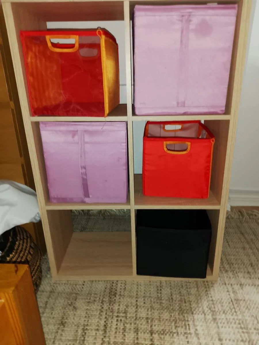 Free standing six shelving cube unit - Image 2