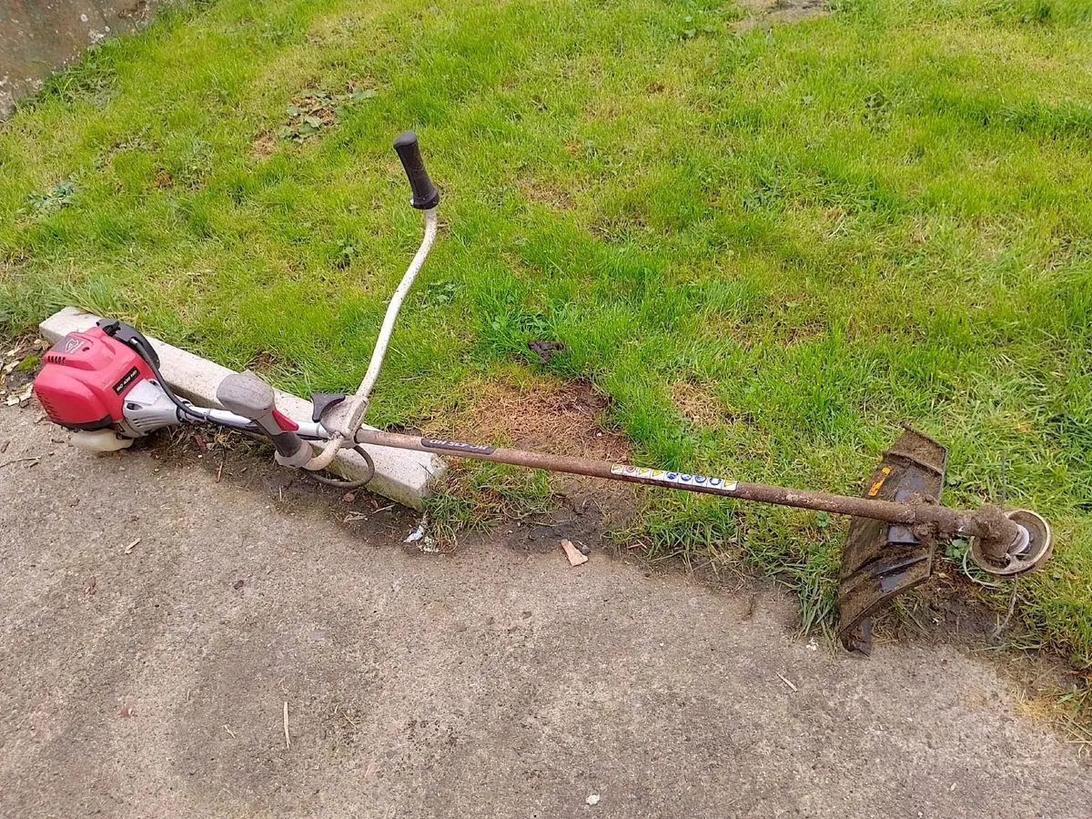 Honda strimmer brushcutter €150 - Image 2