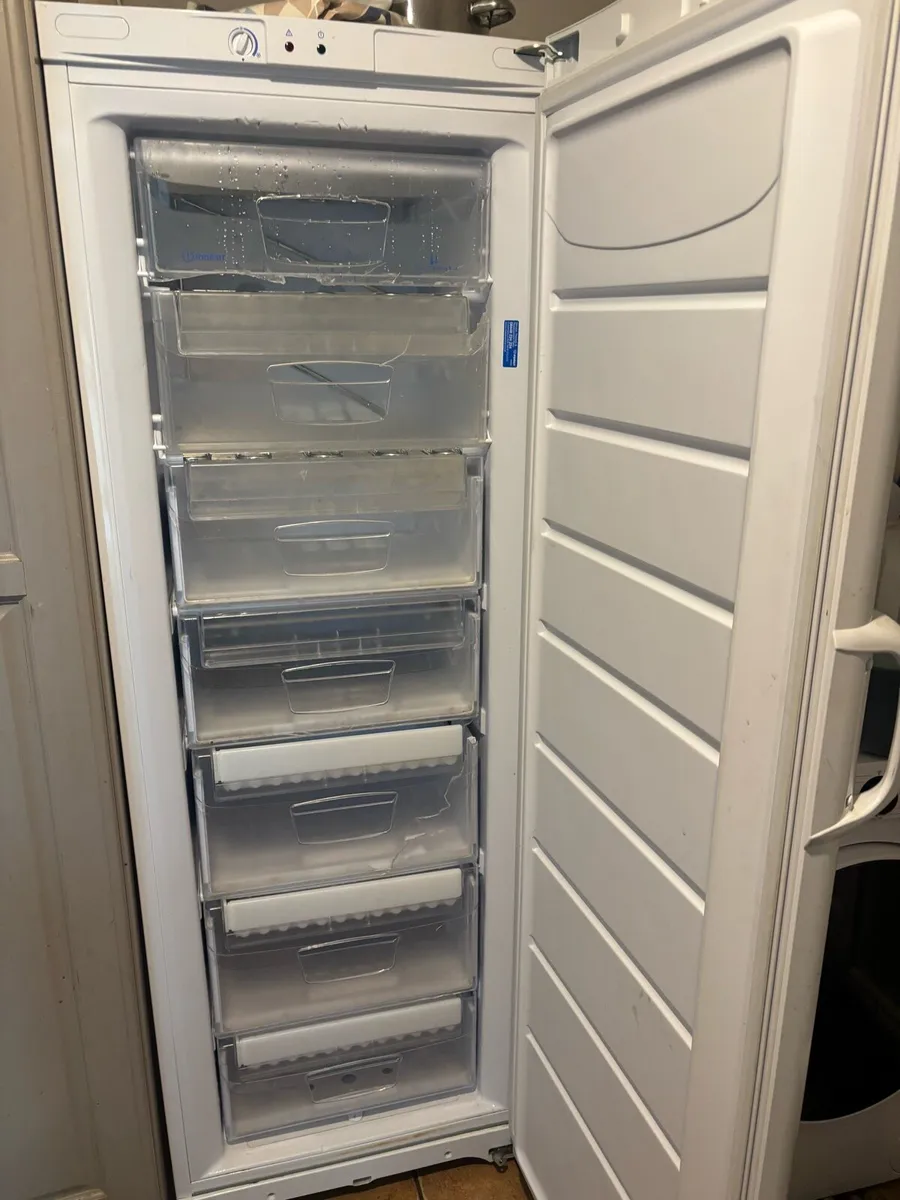 Indesit larder Freezer - Image 3