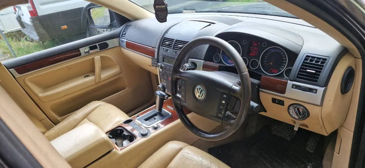 Breaking Vw Touareg - Image 4
